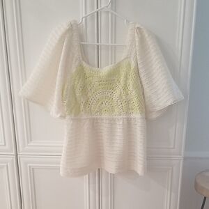 ✨NWT✨Dex Cream and Yellow Crochet Blouse